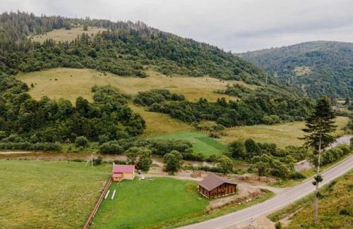 Soymy Apartment | Idyllic Cottage by the River - Pet & Child Friendly Retreat