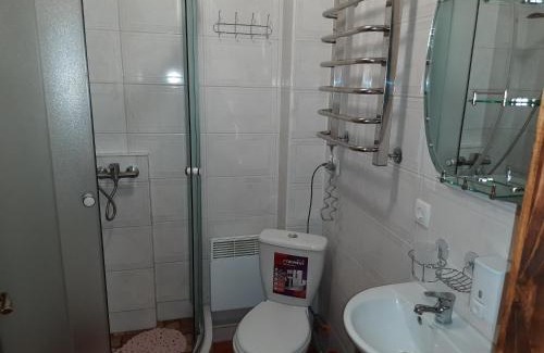 Vorokhta House | Guest Rated 10/10 at Котедж Віадук with Hot Tub & Fireplace