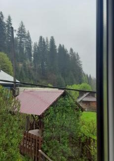Vorokhta House | Guest Rated 10/10 at Котедж Віадук with Hot Tub & Fireplace