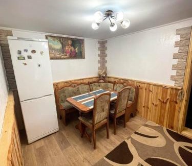 Yaremche House | Pet-Friendly Cottage "Гірський Затишок" - Guest Rated 9.8