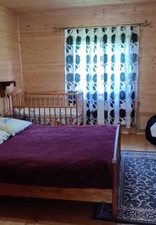 Huklyvyi House | Cozy Cottage "Затишний відпочинок" with Breakfast & Kitchen