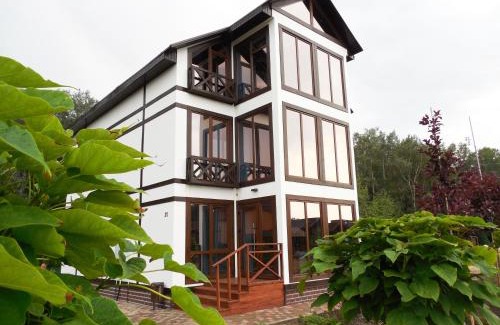 Chernechchyna Hotel | Discover Котедж-парк Славна: Oceanfront, Pet-Friendly Retreat