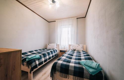 Korchyn House | Relax at Котедж "Під Горбком" - Pet Friendly & Oceanfront