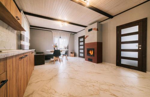 Korchyn House | Relax at Котедж "Під Горбком" - Pet Friendly & Oceanfront