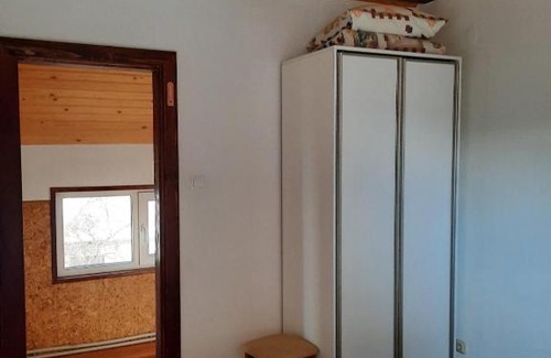 Yaremche House | Pet-Friendly Cottage with Hot Tub: Котедж Садиба Крайлюків