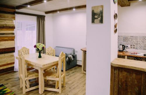 Yaremche Cabin | Kid-Friendly Retreat at Котедж "Солард" - Guest Rated 9.8