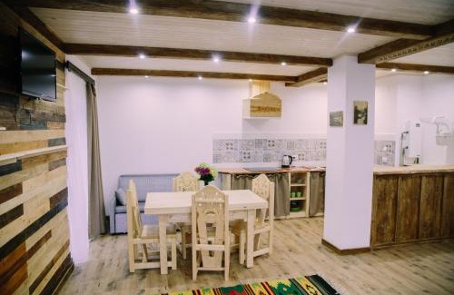 Yaremche Cabin | Kid-Friendly Retreat at Котедж "Солард" - Guest Rated 9.8