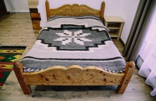 Yaremche Cabin | Kid-Friendly Retreat at Котедж "Солард" - Guest Rated 9.8