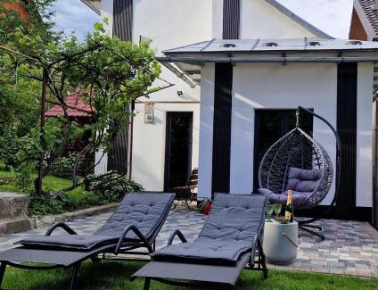 Yaremche House | Guest Rated Gudz Cottage: Ideal for Families and Comfort