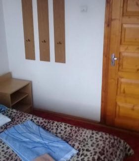 Plavya House | Cozy Котедж: Family-Friendly Retreat with Kitchen Access
