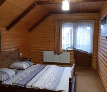 Tatariv Apartment | Inviting Cottages in Bazhani: Family Friendly & Pool Access