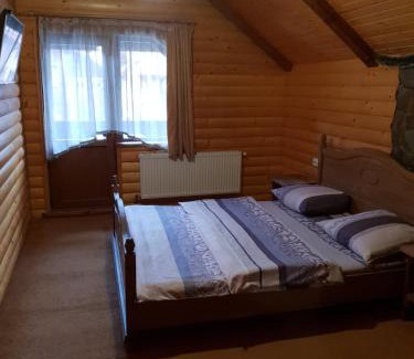 Tatariv Apartment | Inviting Cottages in Bazhani: Family Friendly & Pool Access
