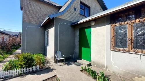Holosiivskyj House | Cozy Cottage Retreat in Chapaevka, Guest Rated 8.4/10