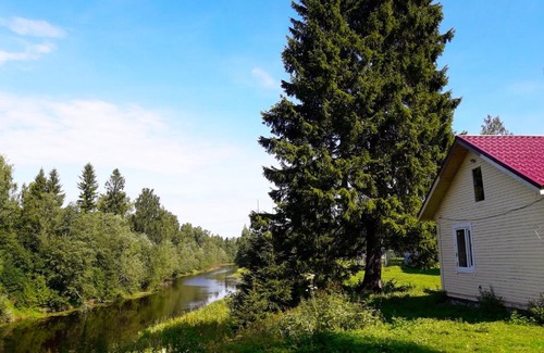 Bol'Shedvorskoe House | Discover Comfort at Коттеджный комплекс "Замок" by the Sea