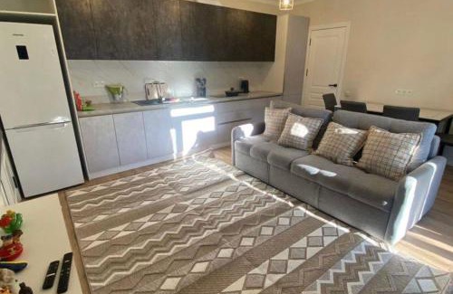 Cholpon-Ata Villa | Seaside Retreat: Коттедж на Иссык-Куле Chaika Rent