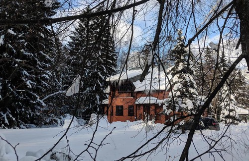 Zelenogradskiy House | Top-Rated Коттедж на Ярославке with Hot Tub & Kitchen