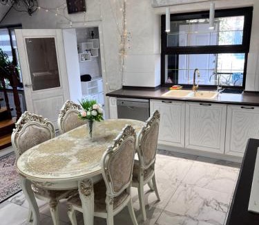 Almaty House | коттедж