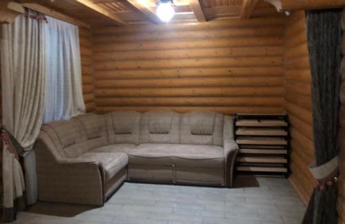 Myhove Villa | Cozy Retreat at Коттедж Luky with Hot Tub & Breakfast