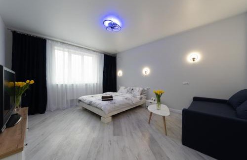 Holosiivskyj Apartment | Cozy 1-Bedroom Apartment with Balcony in Teremky