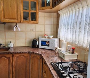 Bat Yam Apartment | Pet and Child Friendly Short-Term Rentals in Bat Yam