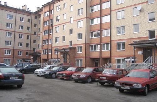 Lieninski rajon Apartment | Experience Comfort at Крепость with Hot Tub & Breakfast