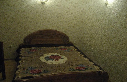 Lieninski rajon Apartment | Experience Comfort at Крепость with Hot Tub & Breakfast