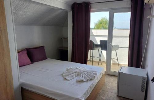 Sinemoretz House | Budget-Friendly Hotel Крин: Ideal for Families and Pets