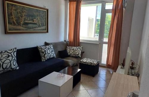 Sinemoretz House | Budget-Friendly Hotel Крин: Ideal for Families and Pets