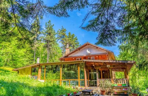 Krushuna House | Cozy Къща за гости - Крушун with Restaurant & Family Amenities