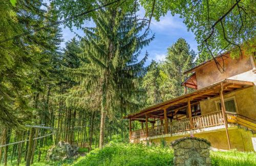 Krushuna House | Cozy Къща за гости - Крушун with Restaurant & Family Amenities