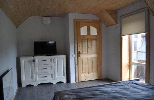 Vorokhta House | Budget-Friendly Кукул: Family Fun with Kitchen Amenities