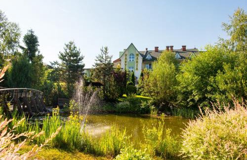 Skhidnytsya Hotel | Discover the Santa Maria Resort: Oceanfront Bliss Awaits