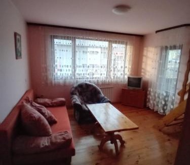 Dobrinishte House | Budget-Friendly Stay at Къща Гергана - Pet and Child Friendly