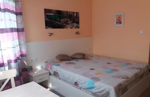 Avren House | Guest Rated 10/10 at Къща за гости АКАЦИЯ with Hot Tub
