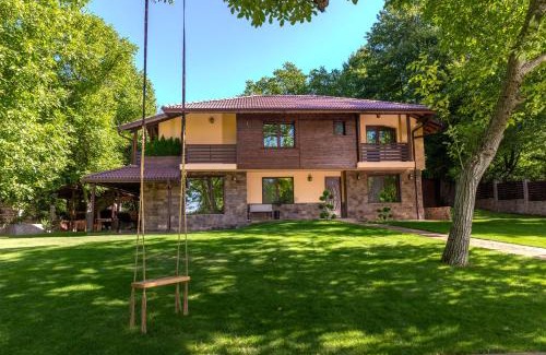 Popina Luka Villa | Top-Rated Child-Friendly Stay at Къща за гости Амая