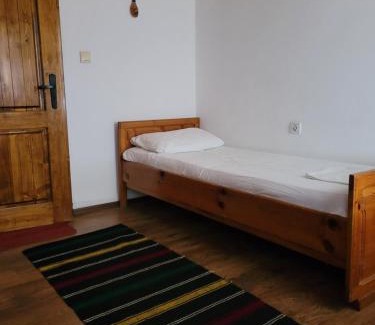 Vetren House | Guest Rated 10/10: Къща за гости Българа Awaits You