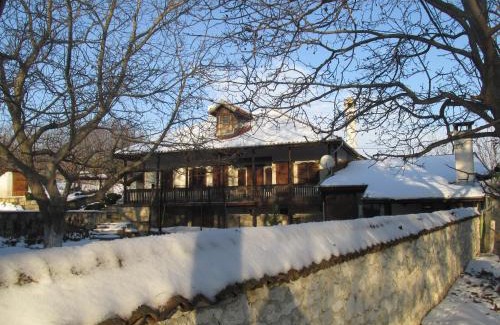 Vetren House | Guest Rated 10/10: Къща за гости Българа Awaits You