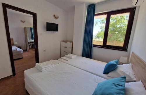 Chernomorets House | Discover Къща за гости Валена in Черноморец - 9.2 Rating!