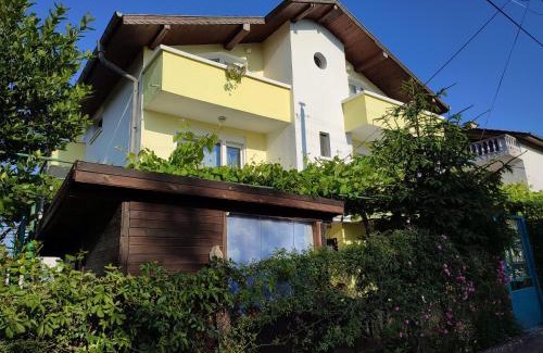 Sinemoretz House | Cozy Guest House Vasilevi in Sinemorets - Family Friendly Stay
