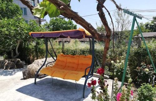 Sinemoretz House | Cozy Guest House Vasilevi in Sinemorets - Family Friendly Stay