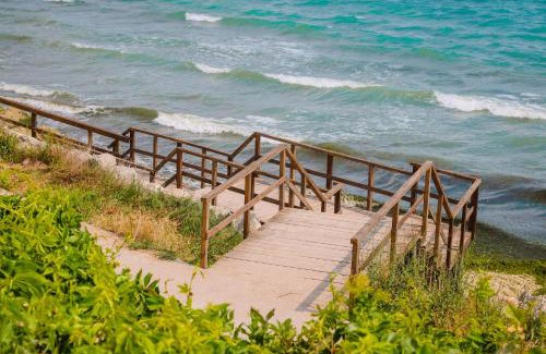 Shabla Villa | Relax at Вила Росица: Private Beach & Ocean View Escape