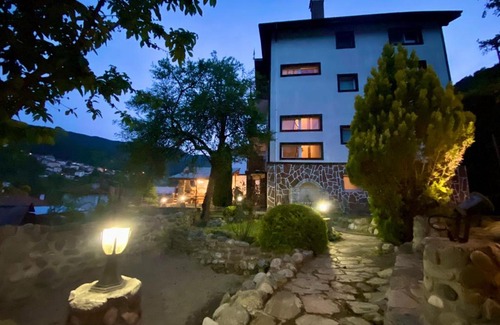 Devin House | Exceptional Guest House ВОДЕНИЦАТА: Pet & Child Friendly Stay