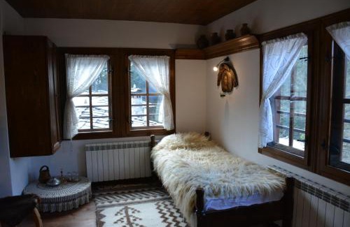 Smolyan House | Explore Къща за гости Гайтана: 10/10 Rated Retreat!
