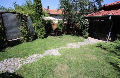 Belogradchik House | Family-Friendly Retreat at Къща за гости Джая - 8.7/10 Rated