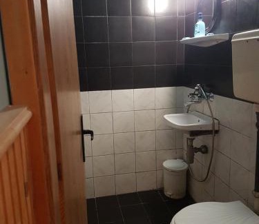 Bankya House | Pet-Friendly Къща за гости Жорж with Breakfast & Family Amenities