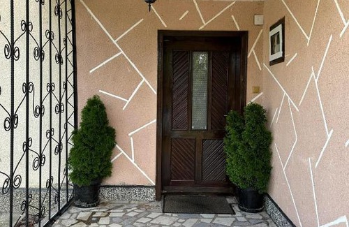 Suhindol House | Explore Къща за гости Ива: Pet-Friendly Retreat with High Ratings