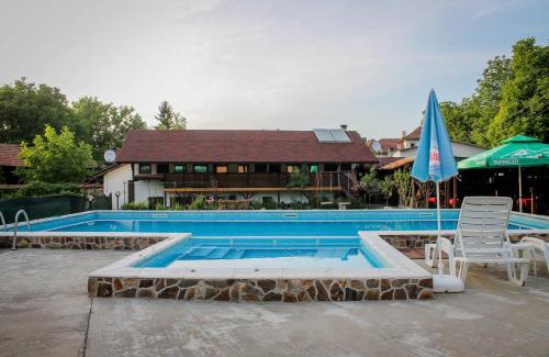 Krushuna House | Explore Къща за гости "Крушунско ханче" with Pool & Ocean Views