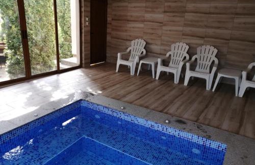 Strelcha House | Family-Friendly Къща за гости Мира with Kitchen Amenities