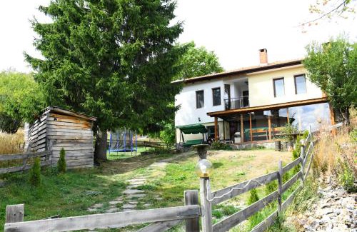 Stoykite House | Explore КЪЩА ЗА ГОСТИ “НИЯ” with Hot Tub & Pet-Friendly Stay
