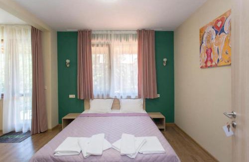 Sapareva Banya House | Discover Къща за гости Перуника: Guest Rated 9/10
